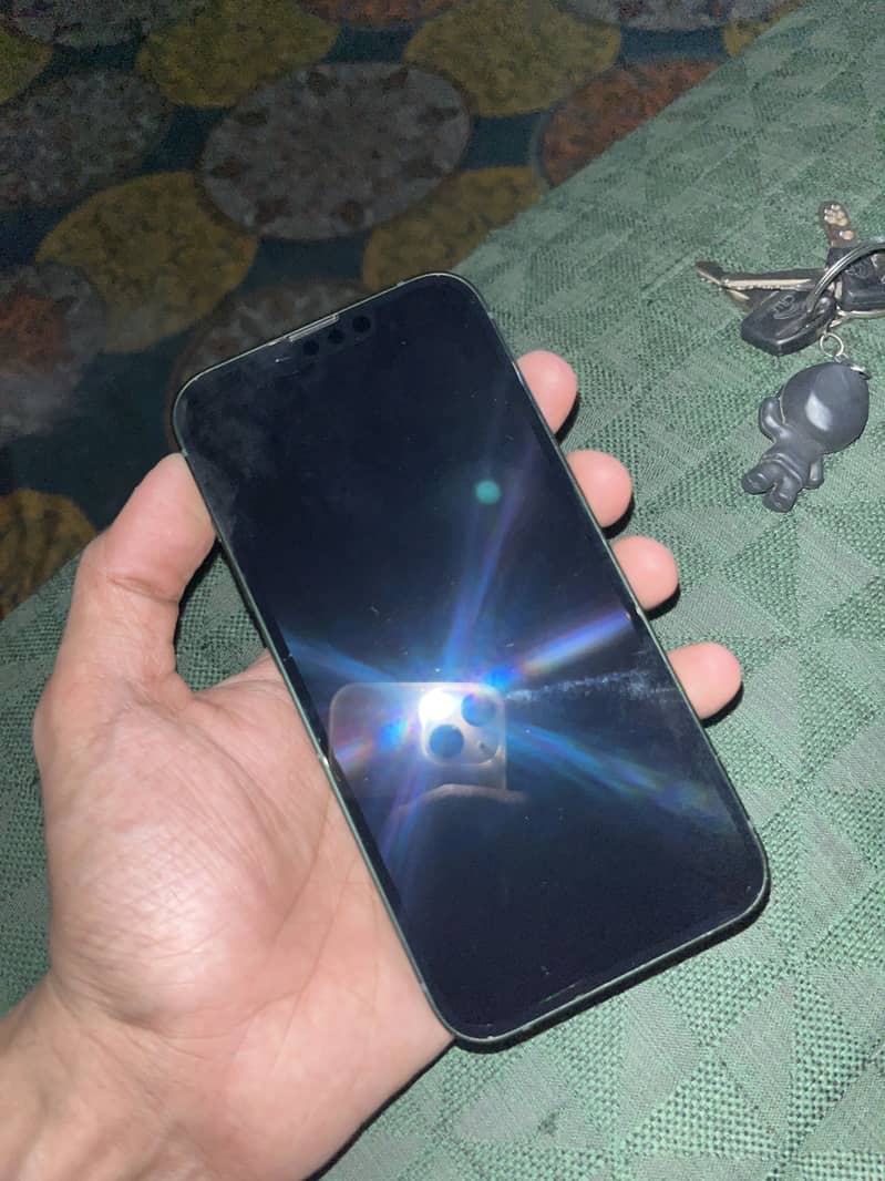 IPhone 13 4