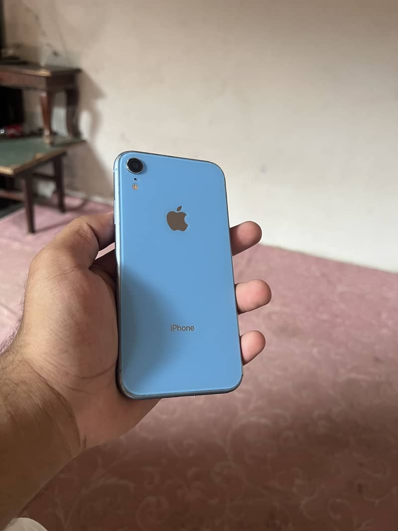 Apple iPhone XR 1