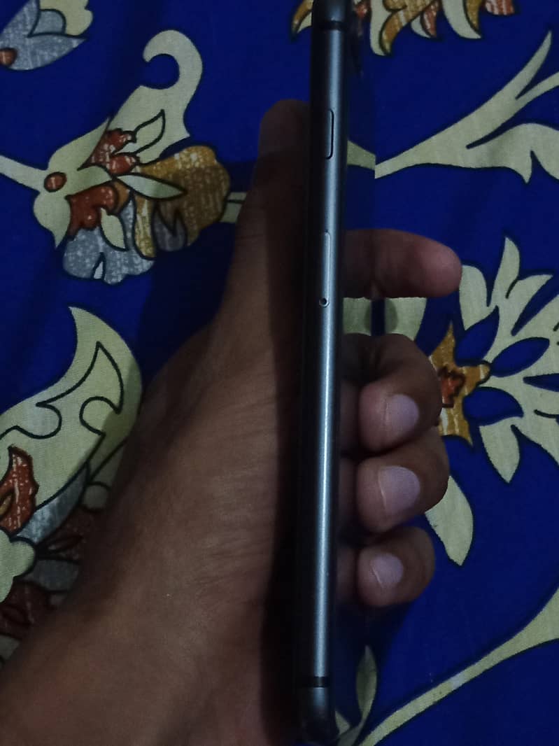 Apple iPhone 8 Plus 2