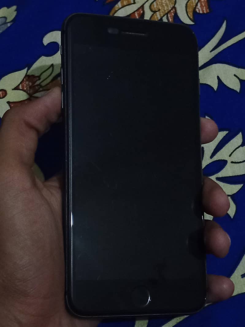 Apple iPhone 8 Plus 3