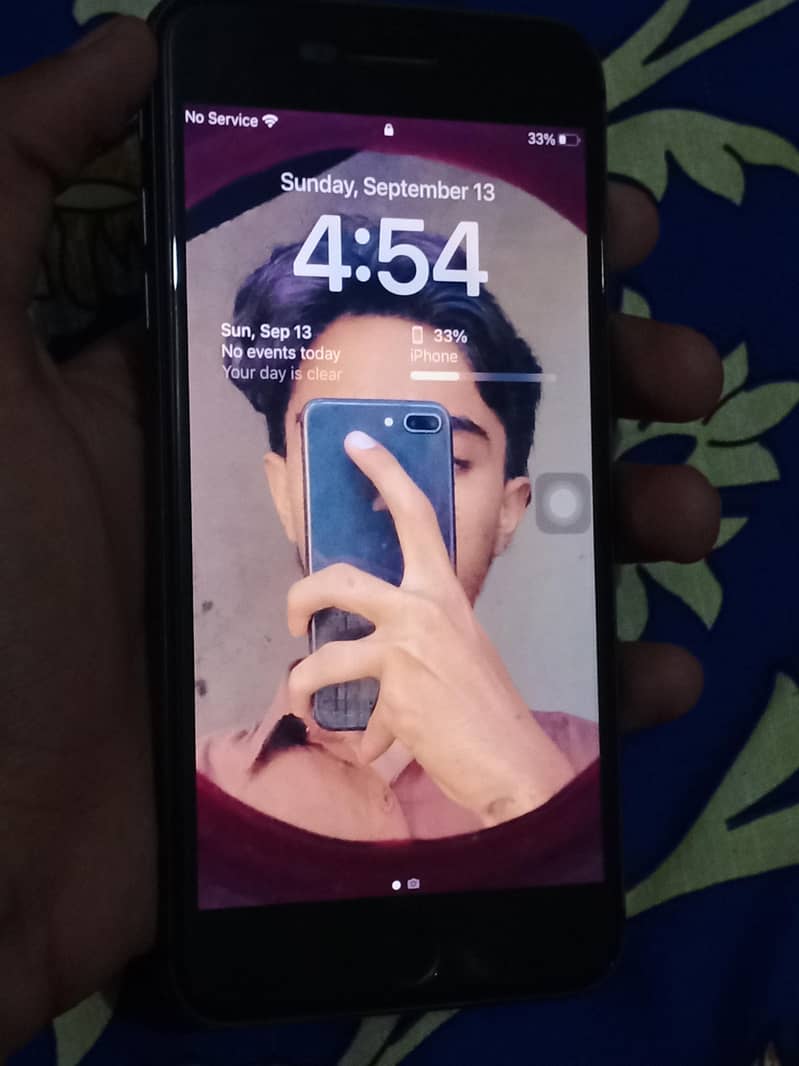Apple iPhone 8 Plus 4
