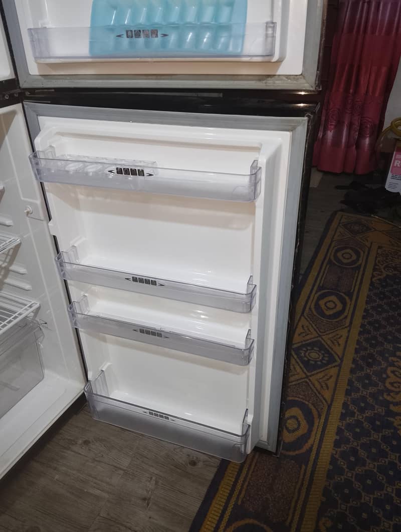 refrigerator 0