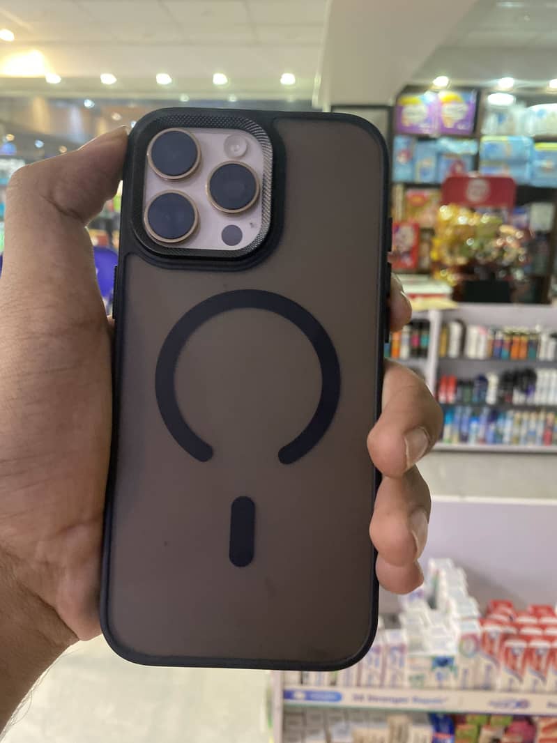 Apple iPhone 16 Pro Max 1