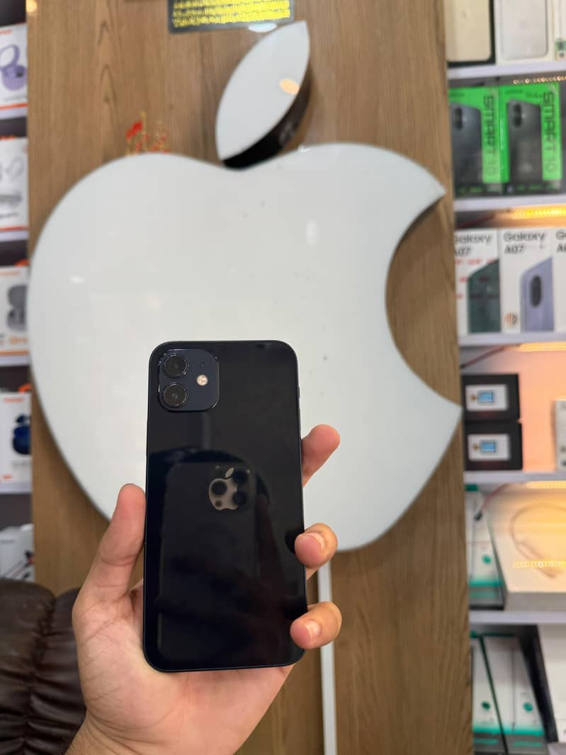 Apple iPhone 12 2