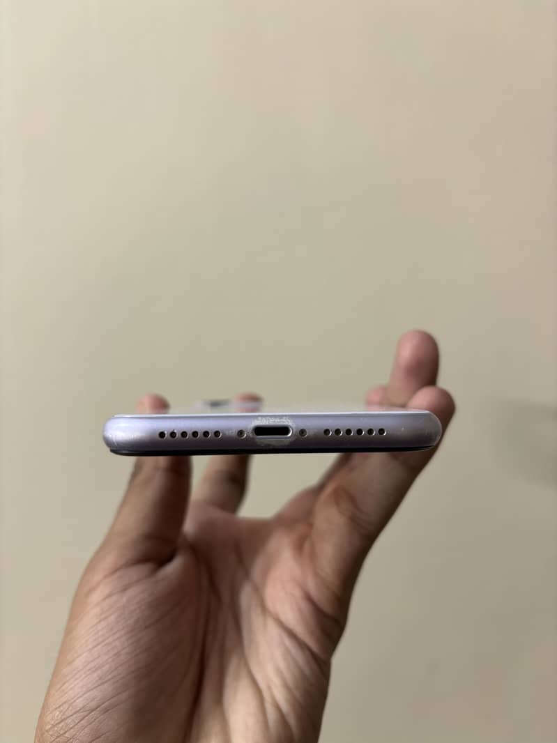 Apple iPhone 11 3