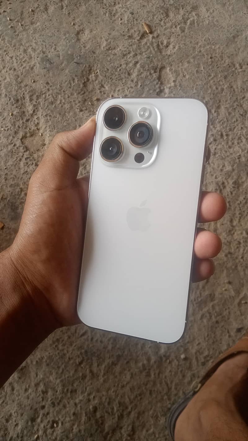 Apple iPhone 13 Pro 2