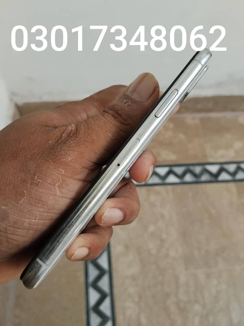 Apple iPhone X 5