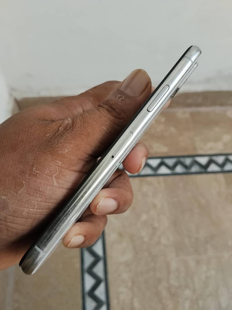Apple iPhone X 6