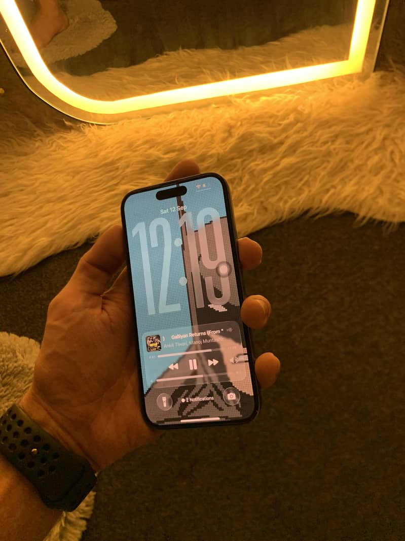 Apple iPhone 16 1