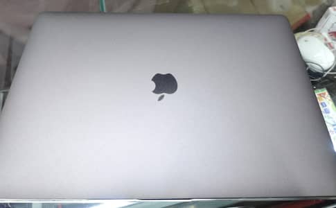 MacBook pro 2019 16inch i9