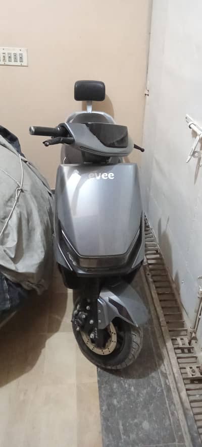 Title: Evee GEN-Z Graphene | 2,900 KM Driven