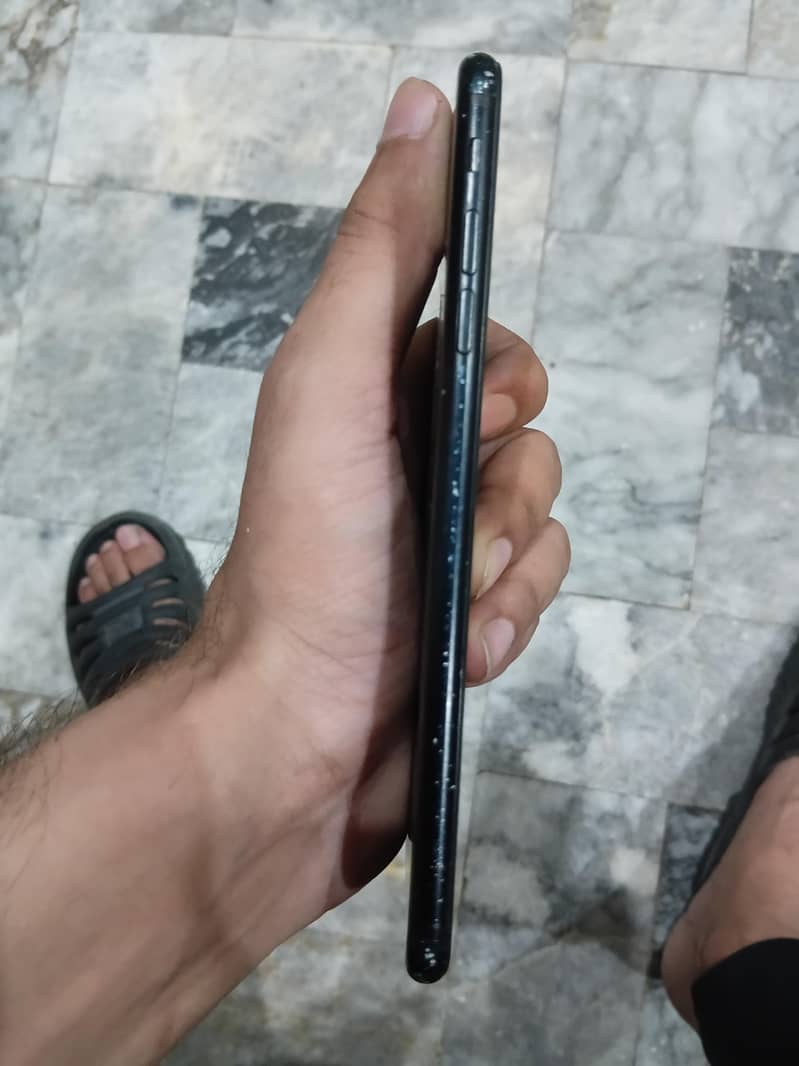 Apple iPhone 7 Plus 2