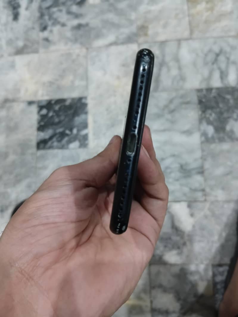 Apple iPhone 7 Plus 3