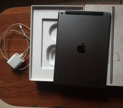 ipad 8 gen 128gb PTA with box charger