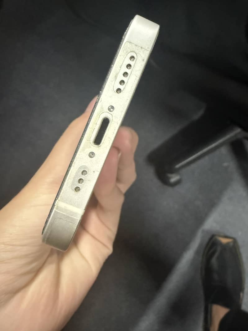 Apple iPhone 13 3