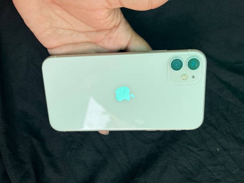 Apple iPhone 11 3