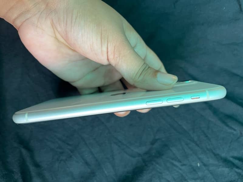 Apple iPhone 11 5