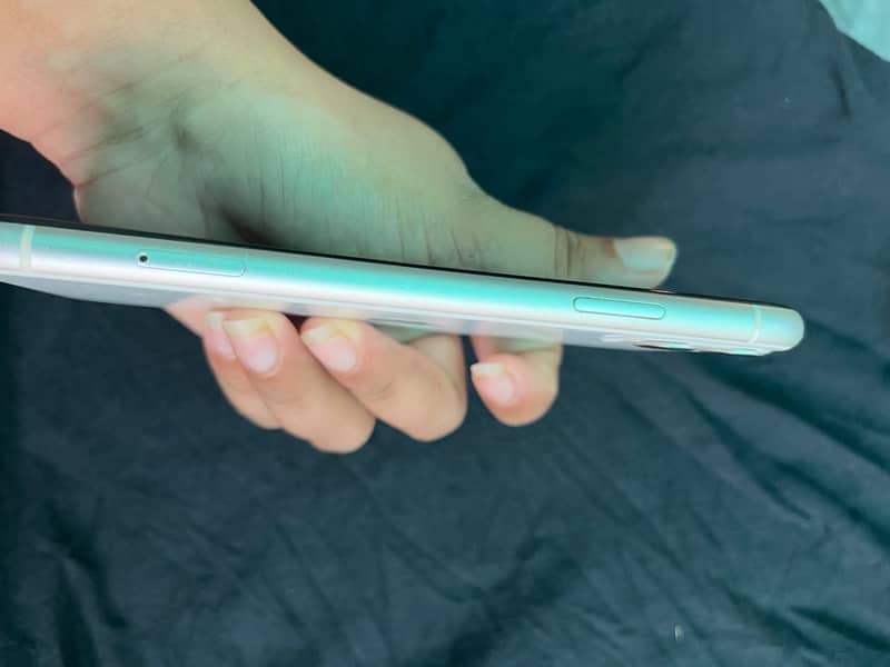 Apple iPhone 11 6