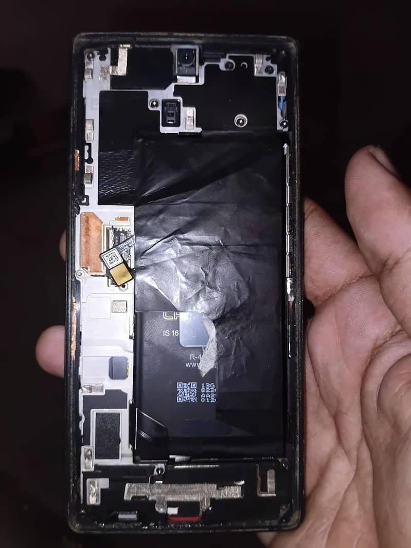 Google Pixel 6a without panel 1
