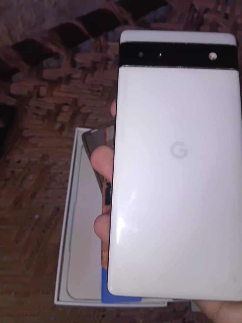 Google Pixel 6a without panel 4