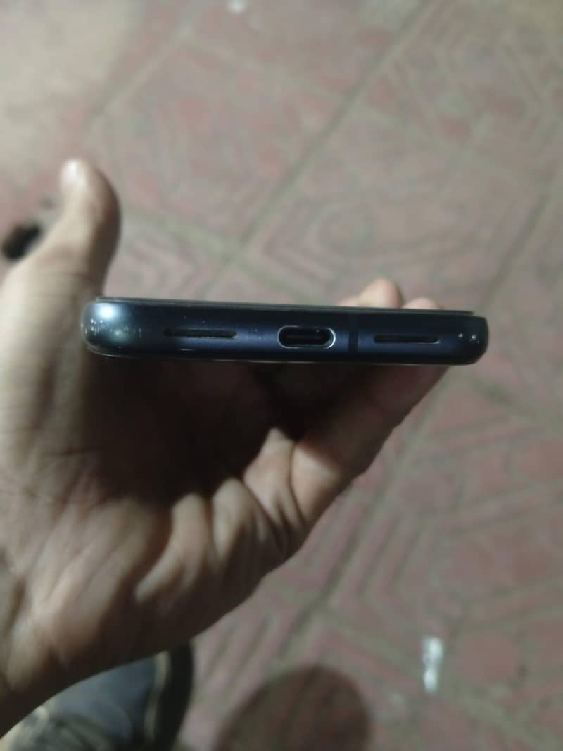 Google Pixel 8 4