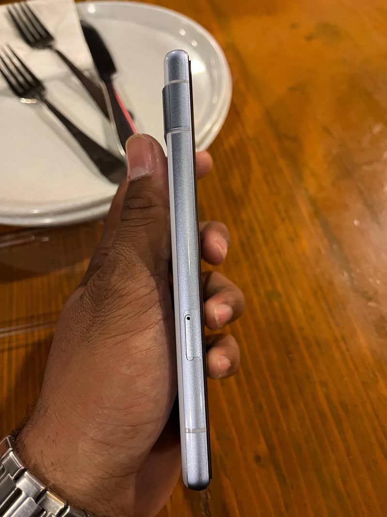 Google Pixel 7a 12