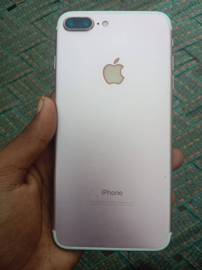 Apple iPhone 7 Plus 5