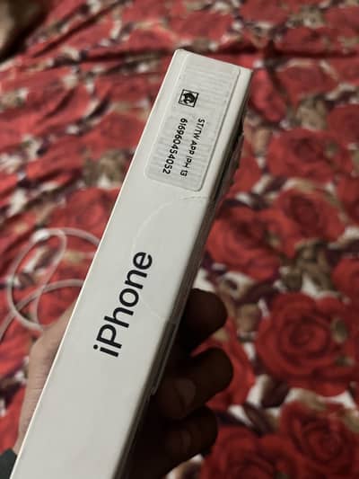 Apple iPhone 13