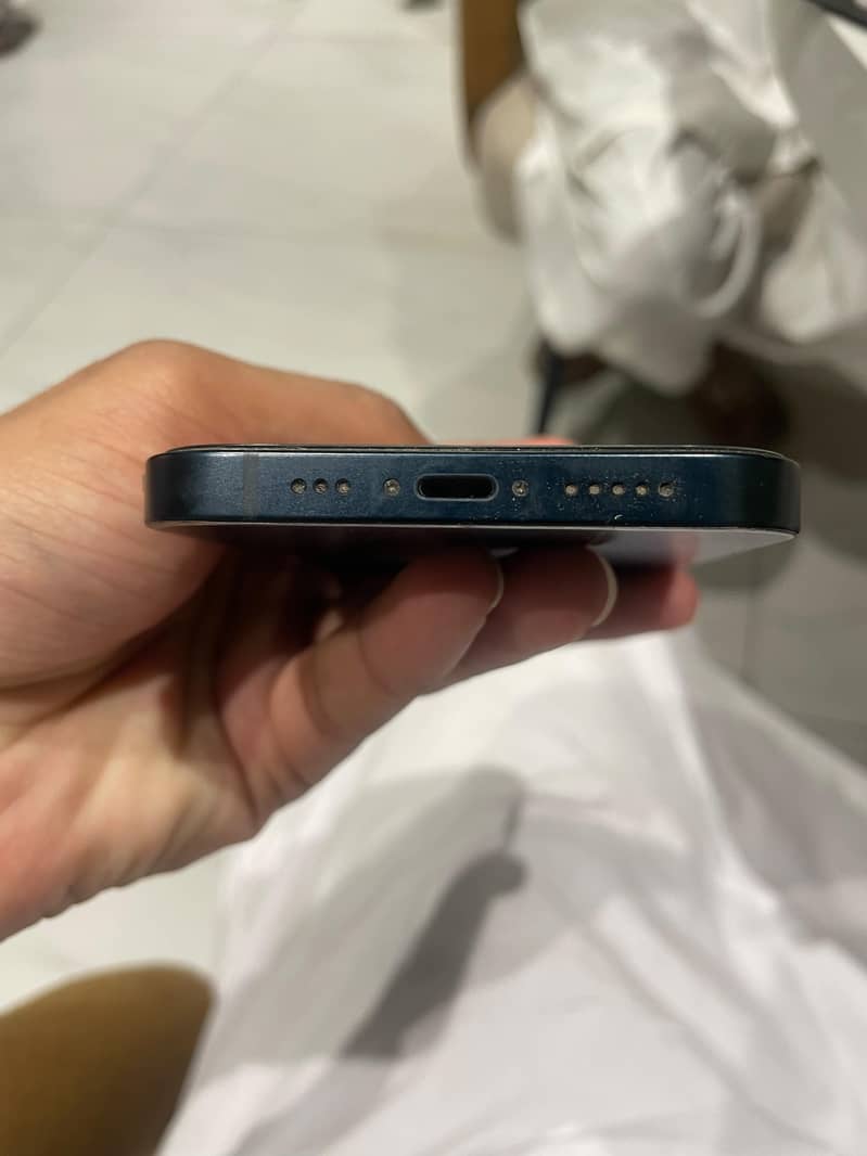 Apple iPhone 13 10