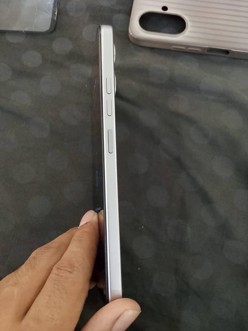 Tecno Spark Go 2 5