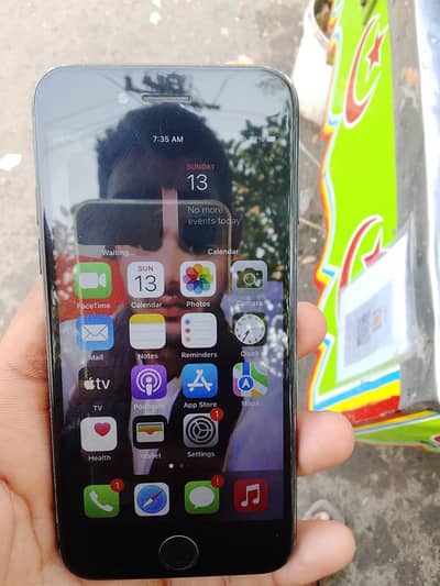 Apple iPhone 7