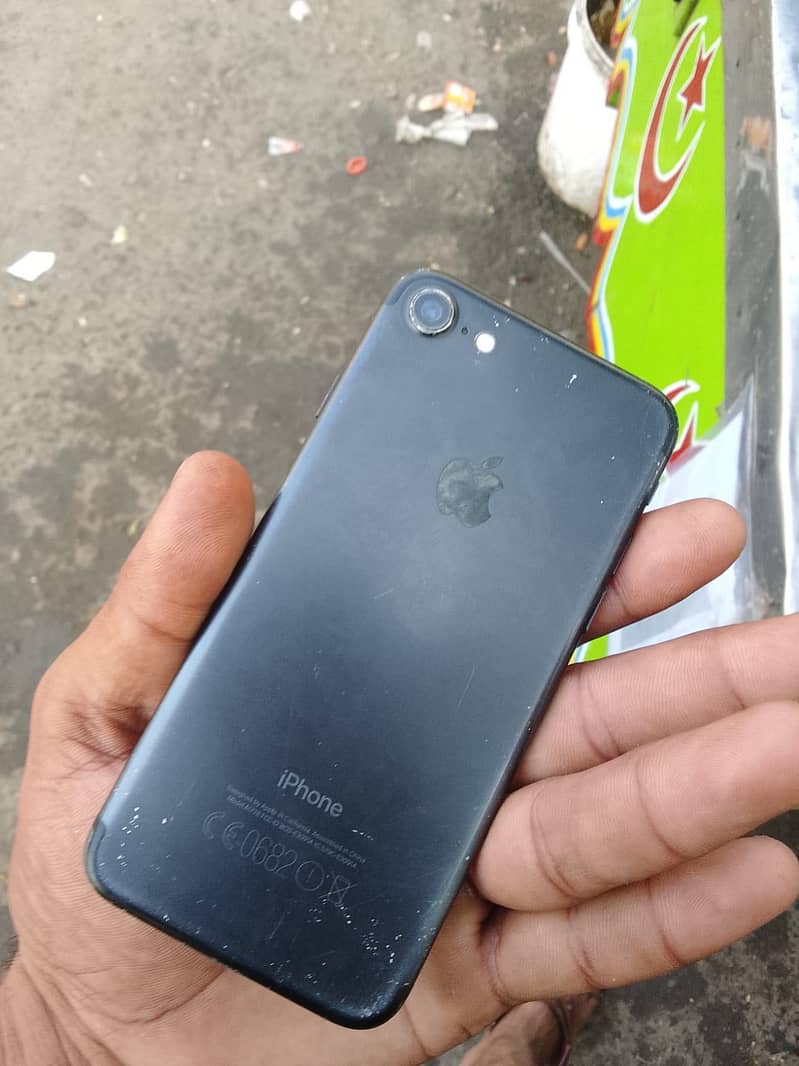 Apple iPhone 7 2