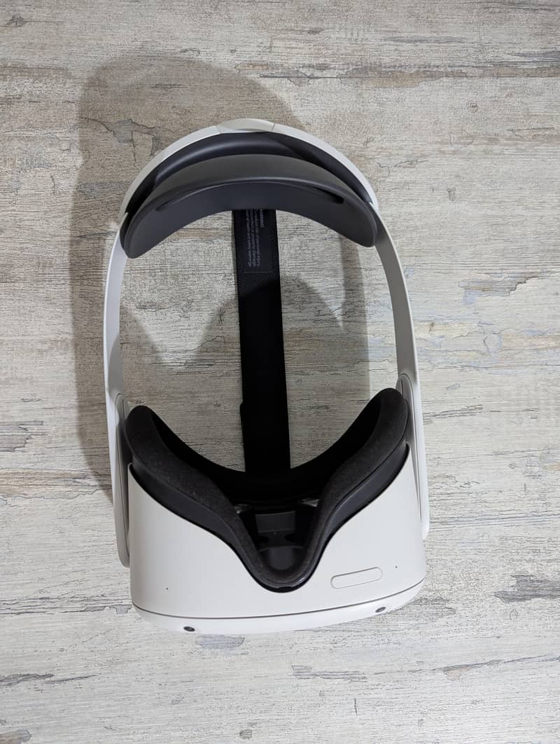 Meta Oculus Quest 2 6