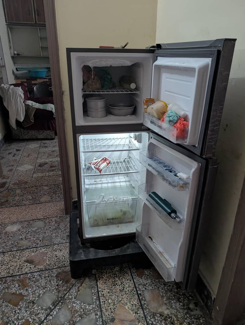 Fridge medium Size 1