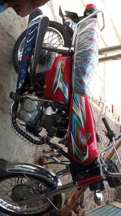 Honda 125 For sale Showroom condition he 0341-2151356