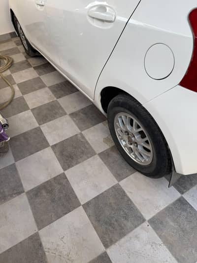Toyota Vitz 2011
