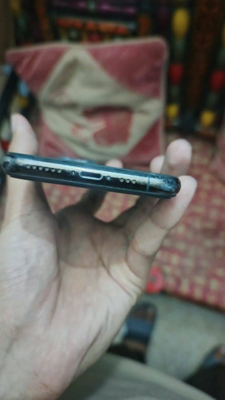 Apple iPhone 11 Pro 1