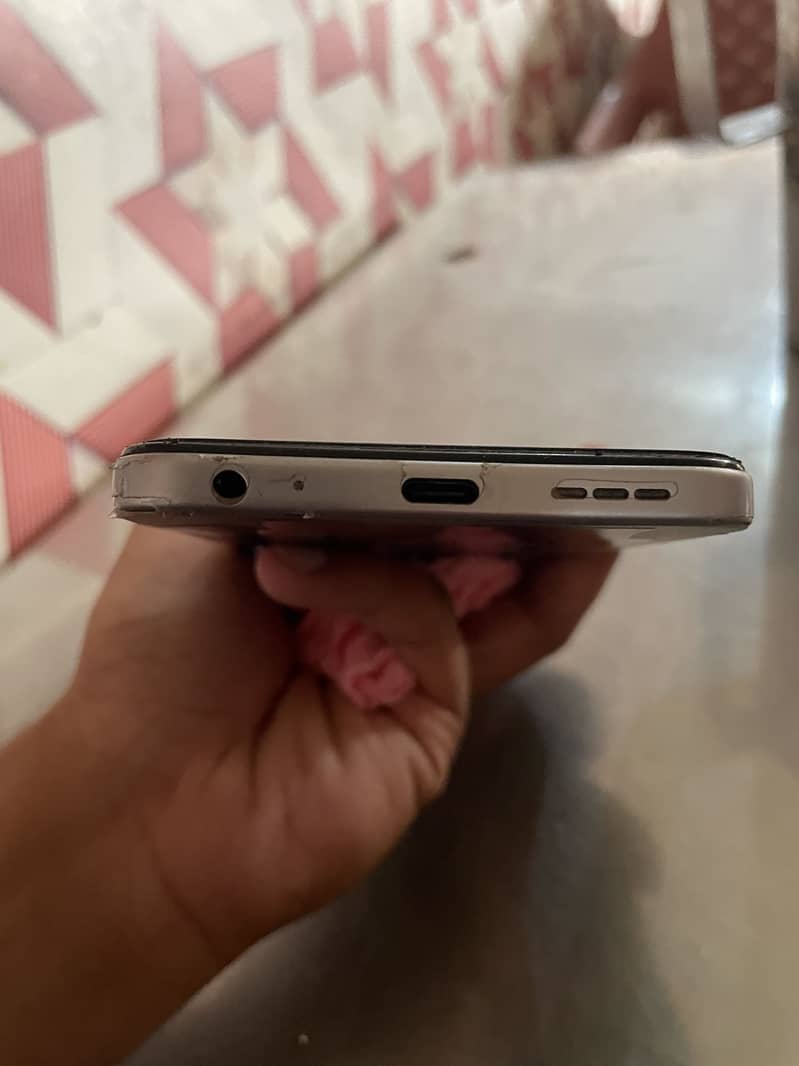 Tecno Spark 40 4