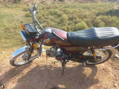 Honda CD 70 2025