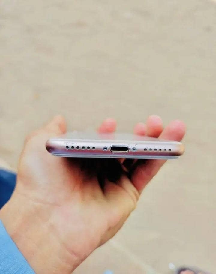 Apple iPhone 8 6