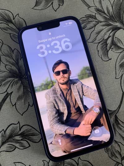 Apple iPhone 13