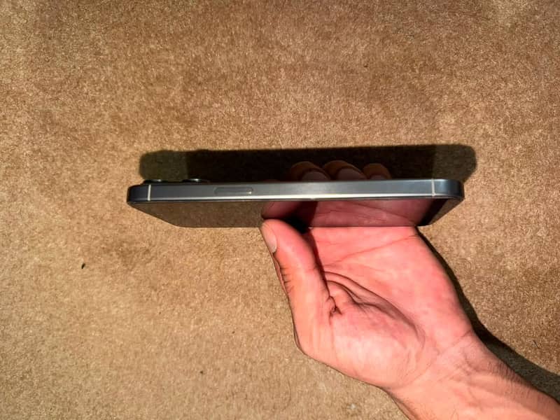 Apple iPhone 13 Pro Max 1