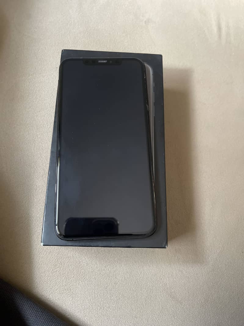 Apple iPhone 11 Pro Max 6
