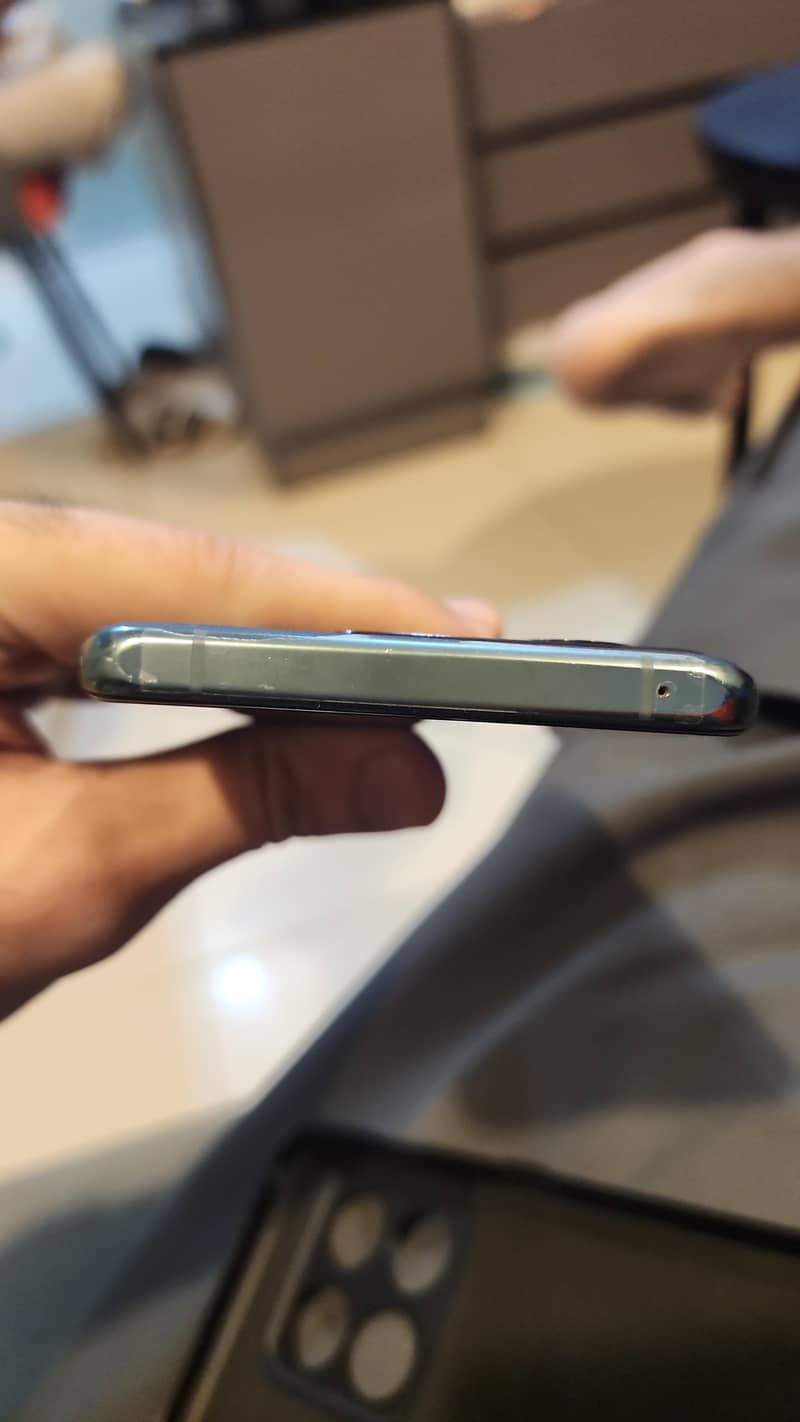 One Plus 10 Pro 4