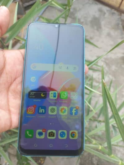Tecno Spark 8C