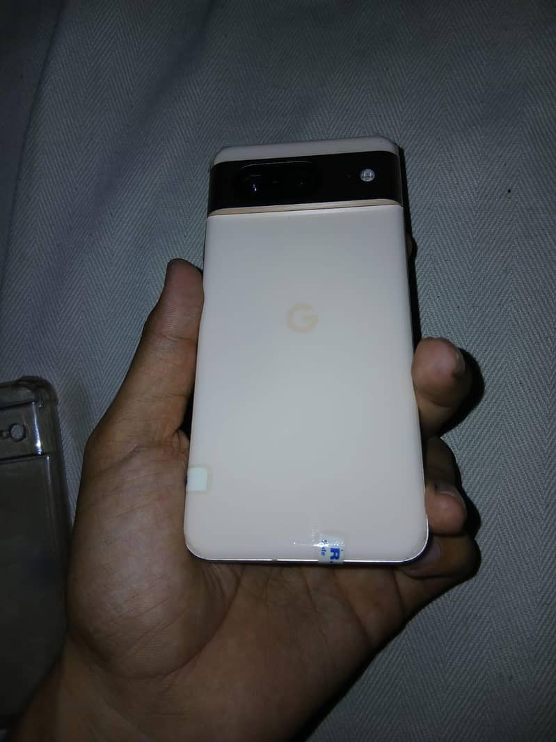 Google Pixel 8 4