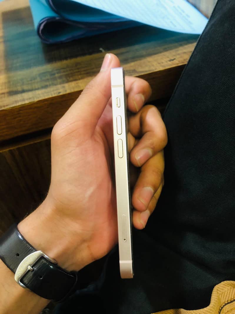 Apple iPhone 13 mini 2