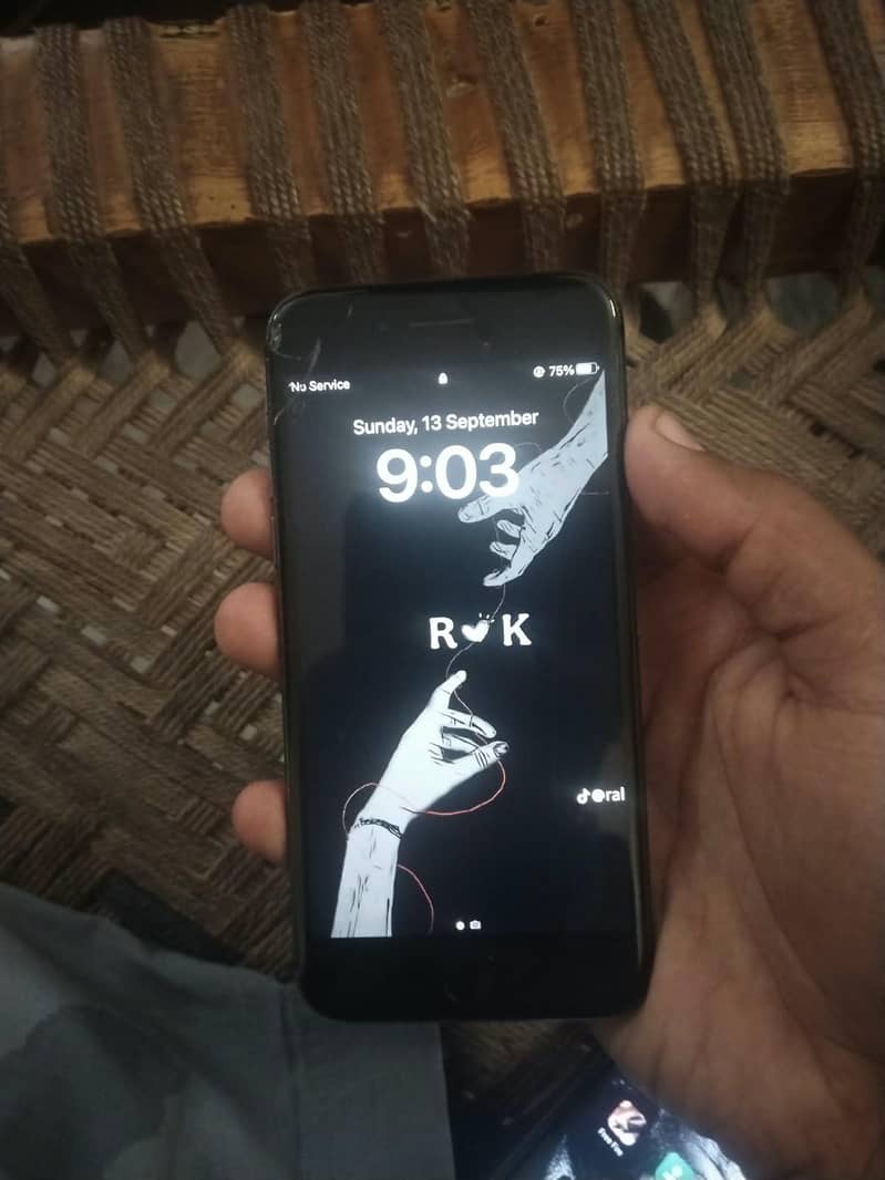 Apple iPhone 8 1