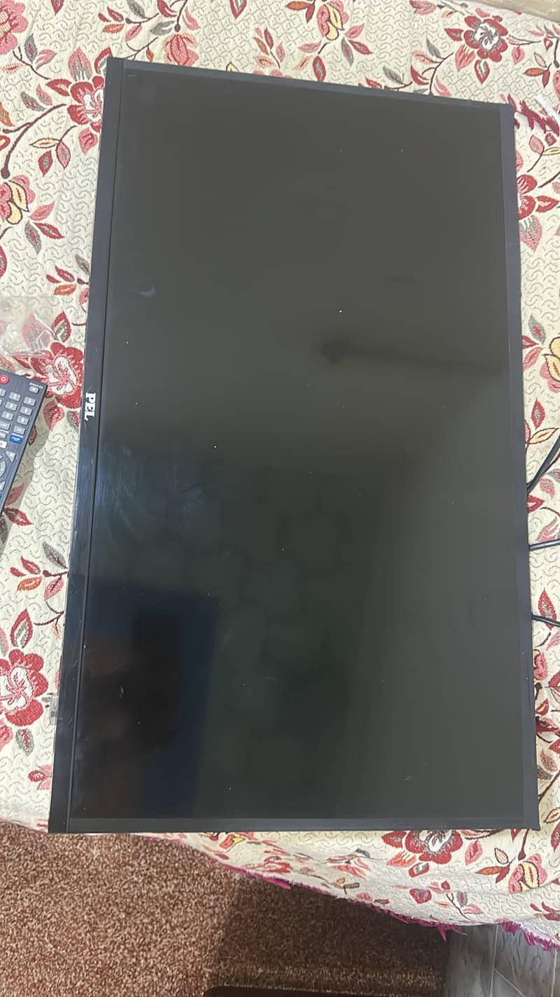 Pel 32 Lcd 1