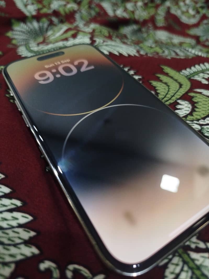 Apple iPhone 14 Pro 1